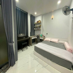 Hẻm oto , đường Bùi Đình Túy , KC 4 Tấm đầy đủ nội thất , 5Phòng ngủ