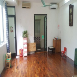 Cho thuê căn hộ 60m2 tầng 4 ngõ 40 Tạ Quang Bửu - Bách Khoa