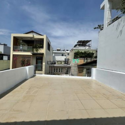 Nhà sát hẻm xe hơi Trường Sa 32m2, 2PN master, vào ở ngay, nhỉnh 6 tỷ