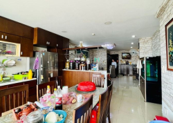 Căn penthouse 145m2 Hoàng Kim Thế Gia, ban công thoáng mát, sổ hồng