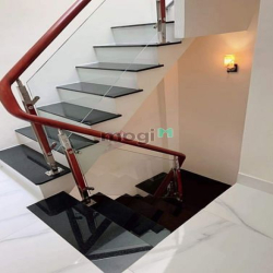 Nhà Q1 Cô Giang Nhà Đẹp Ở Ngay.