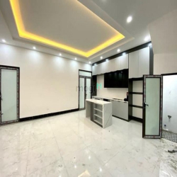 +NGUYỄN VĂN CỪ-dt45m-5t-chỉ 13,5 tỷ-CẦN B.Á.N nhanh căn nhà cực đẹp