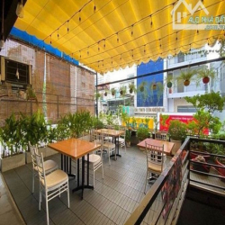 Cho thuê nhà hàng, cafe MT trung tâm Q3. Dt: 6x15m, Kc: Trệt 2 lầu