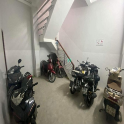 Thu 360 triệu ! Hẻm xe hơi Hoàng Văn Thụ, Phú Nhuận 5 tầng chỉ 7,15 tỷ
