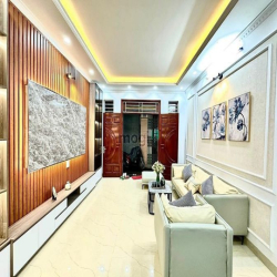 Bán nhà Trung Kính Yên Hòa 5 tầng mới xây, gần ô tô, gần phố, ở ngay