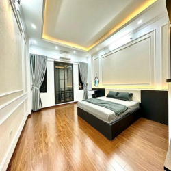 Bán nhà Trung Kính Yên Hòa 5 tầng mới xây, gần ô tô, gần phố, ở ngay