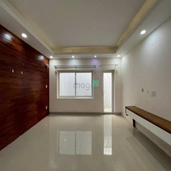 Sở hữu nhà MTKD Lê Văn Qưới, DT: 5 x 22m, hầm, 3 lầu, ST. GIÁ: 25 tỷ