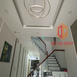 Mặt tiền Trần Quốc Toản 10,5 tỷ nhà 3 lầu hoàn công vị trí kinh doanh