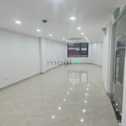 Cho thuê VĂN PHÒNG phố PHÁO ĐÀI LÁNG, 108m2, Mặt tiền 7.5m