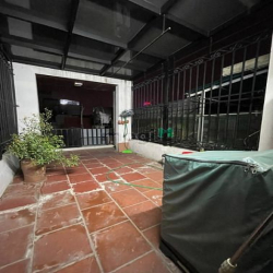 Bán Nhà Ngay Ngã Tư Cổ Linh - Thạch Bàn 5 Tầng 40m2, Ngõ Ô tô 7 Chỗ