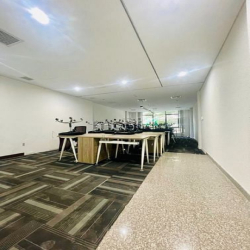 Cho thuê nhà hẻm xe hơi Cách Mạng Tháng 8, Quận 3 - 4 lầu (thang máy)