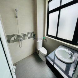 Cho thuê nhà MP Hàm Nghi, Mỹ Đình, HN. DT 100m, 5 tầng thông sàn