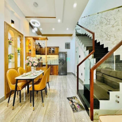 SIÊU PHẨM NHÀ PHỐ : đ.Nguyễn Xí, p.26, Bình Thạnh 52.5m2/3tỷ250 SHR