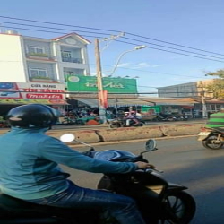 Tổng hợp nhà phố mặt tiền đường lớn, giá rẻ chỉ hơn 8 tỷ.