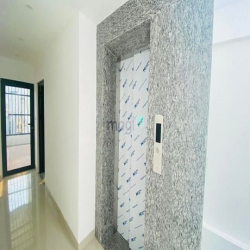 Nhà ngõ 214 Nguyễn Xiển, dt 70m x7t thang máy, mt 4.5m, 35tr/th