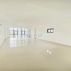 Nhà ngõ 214 Nguyễn Xiển, dt 70m x7t thang máy, mt 4.5m, 35tr/th