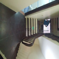 Cho thuê nhà riêng ngõ 17 Vũ Phạm Hàm, diện tích 40 m2 x 4 tầng, 5pn