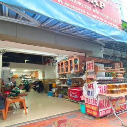 Mặt tiền kinh doanh gỗ BÀ HẠT. DT : 7.2m x 15m.3 lầu.