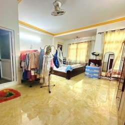 Nhà đẹp 3 tầng cập tỉnh l.ộ 10 - kh.u tên lử.a  - hẻm ôtô  - ( 5x20m )