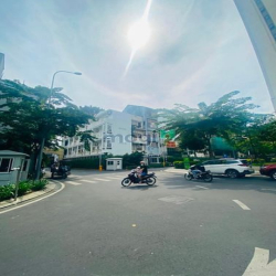 Bán Villa Hà Đô vị trí đẹp nhất góc 2 mặt tiền Đ. số 2 và 5. DTS 330m