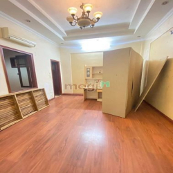 5,8 tỷ 43m 4 tầng 5 phòng ngủ nhà dân xây chắc chắn ba gác Ngọc Khánh