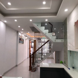 Cho thuê nhà 1 hầm 1 trệt 3 lầu 5x20m, An Phú - Quận 2