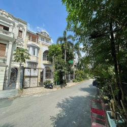 Bán gấp giá rẻ biệt thự nam thông 144m2, 1 trệt, 2 lầu, phú mỹ hưng