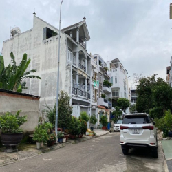 Em Nhi bán đất KDC Sông Giồng và Văn Minh Quận 2 giá 150 triệu/m2 ạ