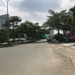 Cho thuê toà Văn Phòng Hầm + 3 lầu. mặt tiền Nguyễn Quý Đức , 5x20m