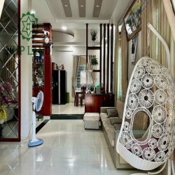 Cho thuê căn biệt thự sân vườn sẵn nội thất khu cư xá Phúc Hải