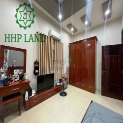 Cho thuê căn biệt thự sân vườn sẵn nội thất khu cư xá Phúc Hải