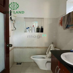 Cho thuê căn biệt thự sân vườn sẵn nội thất khu cư xá Phúc Hải