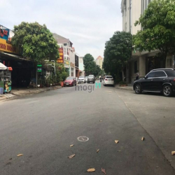 Cho thuê toà Văn Phòng Hầm + 3 lầu. mặt tiền Nguyễn Quý Đức , 5x20m