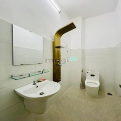 Giá cực sốc Nguyễn Thị Minh Khai, p.Võ Thị Sáu, Q.3 62.5m2/3tỷ500 SHR