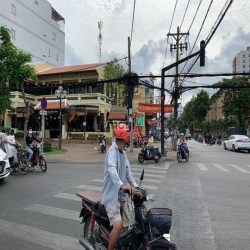 Bán nhà GÓC 2MT 241 Đồng Đen, Q.Tân Bình. DT: 12.7x24m, 1 trệt 1 lầu
