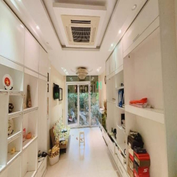 Hoàng Văn Thái, Phân Lô, Thang Máy, Dân Xây