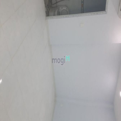 Chỉ còn 5,x tỷ. Nguyễn Tri Phương. Nhà 3tầng đúc. 5PN. Có PN dưới trệt