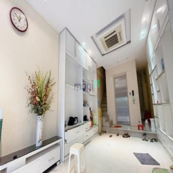 Hoàng Văn Thái, Phân Lô, Thang Máy, Dân Xây