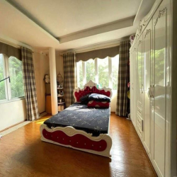 Bán nhà đẹp Xuân La, 63m2, 5 tầng, ngõ ô tô, 12.45 tỷ
