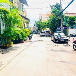 Bán nhà CHDV 5 tầng 55/108/42 Nguyễn Văn Công P3 Gò Vấp (TN 30 triệu/t