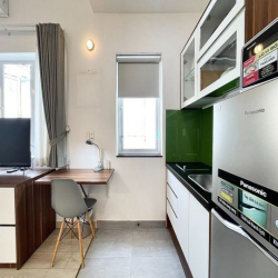 Cho thuê căn hộ dịch vụ đầy đủ nội thất gần Vòng Xoay Điện Biên Phủ