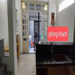 Nhà Đẹp 4Tầng 40m2 Hẻm 4m Ngay Phan Xích Long Thu 250 Triệu chỉ 5.x tỷ