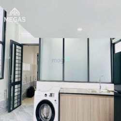 Căn Hộ Cao Cấp Mới 100% - Full Nội Thất - Ban Công Chill - View Kính