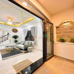 GẤP! Bán nhanh nhà đ. Phạm Thế Hiển, quận 8 DT 74m2/ 2 tỷ 150tr. SHR.