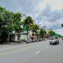 CHO THUÊ nhà phố góc đường Bùi Bằng Đoàn, Phú Mỹ Hưng có thang máy