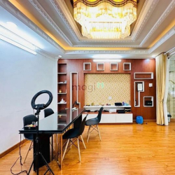 Siêu phẩm! Xe hơi vào nhà Lê Văn Sỹ Phú Nhuận 120m2 (6x20) chỉ 15,48tỷ