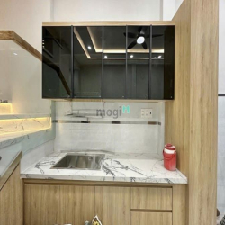 Quận 11, Ngang 4m đẹp, có 3PN, hẻm ba gác sát hẻm xe hơi, 2 tầng mới