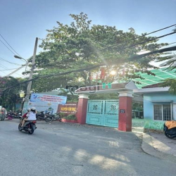 Quận 11, Ngang 4m đẹp, có 3PN, hẻm ba gác sát hẻm xe hơi, 2 tầng mới
