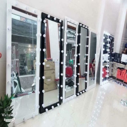 Cho thuê nhà mặt phố Xã Đàn. DT 70m2 x 3 tầng, MT 5,5 m, đỗ xe được.