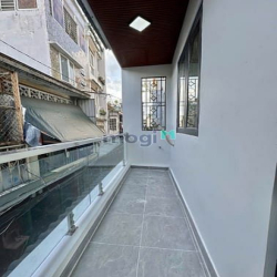 Quận 11, Ngang 4m đẹp, có 3PN, hẻm ba gác sát hẻm xe hơi, 2 tầng mới